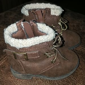 Girls boots.